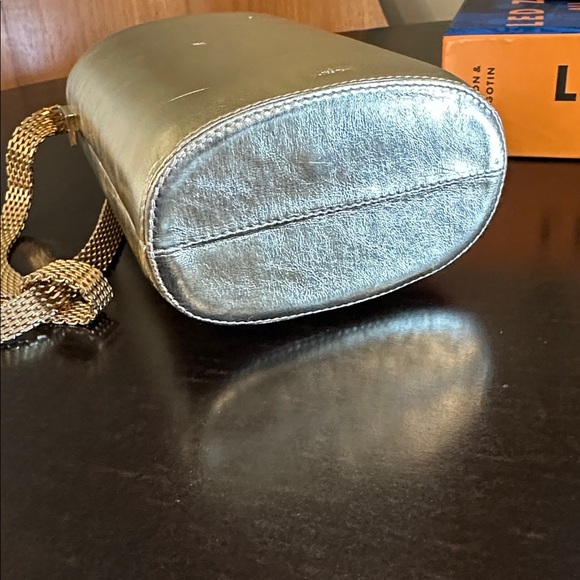 Rodo Vintage Goldtone Metallic Evening Wear Bag - Picture 9 of 12